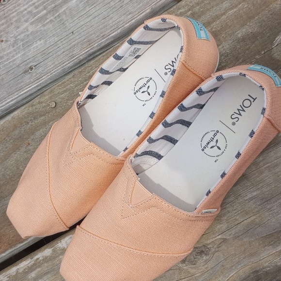 Tom's Flats Peach, worn once, Exc. Sz 8.5 - Picture 4 of 4